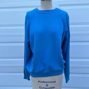 SOLID VINTAGE CREW NECK SWEATER